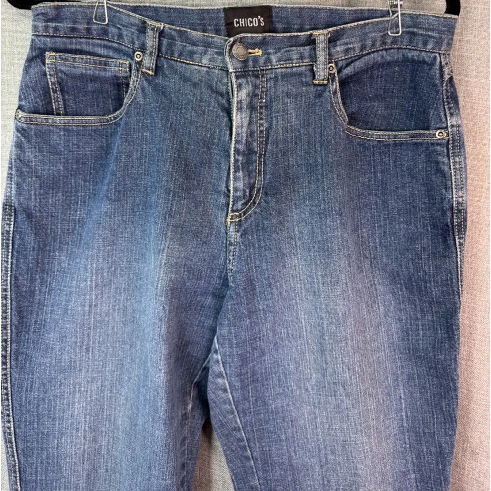 Chico's Straight Leg Jeans Women's Size 1.5 (10) Medium Wash - Picture 2 of 6